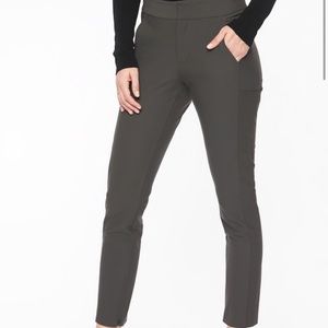 Athleta Stellar trousers arbor olive sz 8